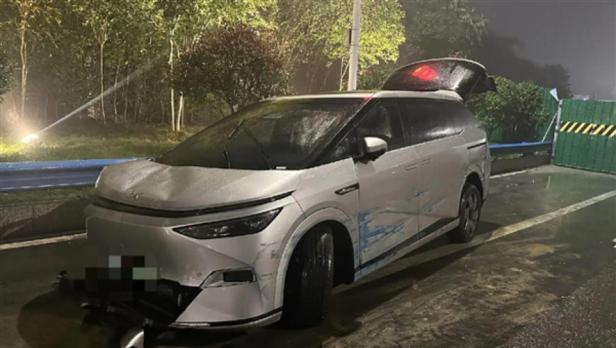 看澳门资料大全免费下载,男子打赏女主播400万自己啃馒头,前瞻性战略落实探讨_HarmonyOSV1.13